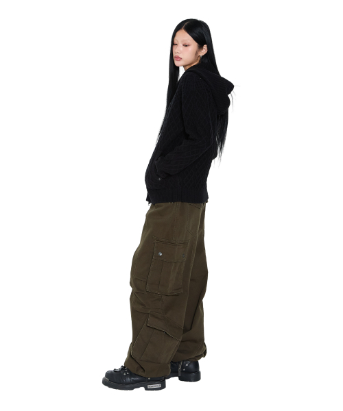 AAKAM（アーカム）の「Cable Knitted Zip-Up Hoodie (Black)（ニット/セーター・レディース・その他・1/2）」の8枚目の写真