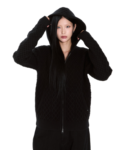 AAKAM（アーカム）の「Cable Knitted Zip-Up Hoodie (Black)（ニット/セーター・レディース・その他・1/2）」の9枚目の写真
