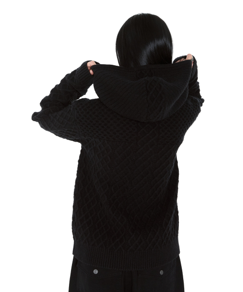 AAKAM（アーカム）の「Cable Knitted Zip-Up Hoodie (Black)（ニット/セーター・レディース・その他・1/2）」の10枚目の写真
