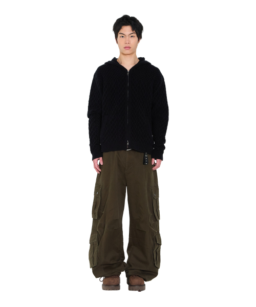 AAKAM（アーカム）の「Cable Knitted Zip-Up Hoodie (Black)（ニット/セーター・レディース・その他・1/2）」の12枚目の写真