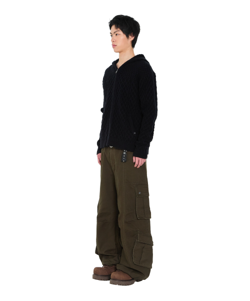 AAKAM（アーカム）の「Cable Knitted Zip-Up Hoodie (Black)（ニット/セーター・レディース・その他・1/2）」の13枚目の写真