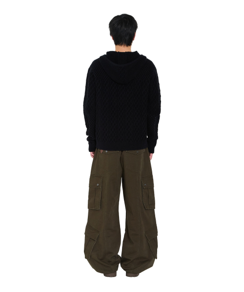 AAKAM（アーカム）の「Cable Knitted Zip-Up Hoodie (Black)（ニット/セーター・レディース・その他・1/2）」の15枚目の写真