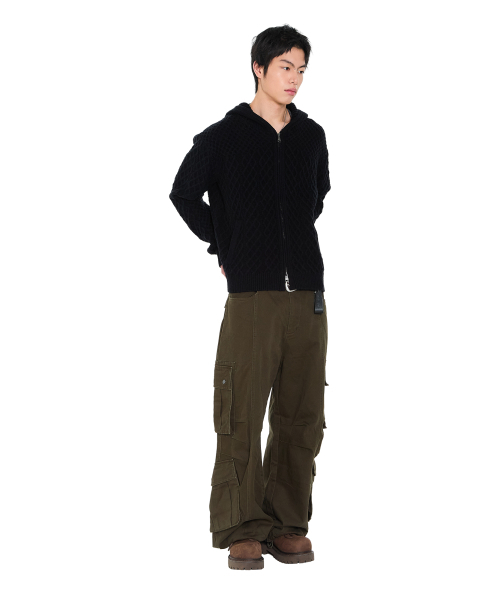 AAKAM（アーカム）の「Cable Knitted Zip-Up Hoodie (Black)（ニット/セーター・レディース・その他・1/2）」の16枚目の写真