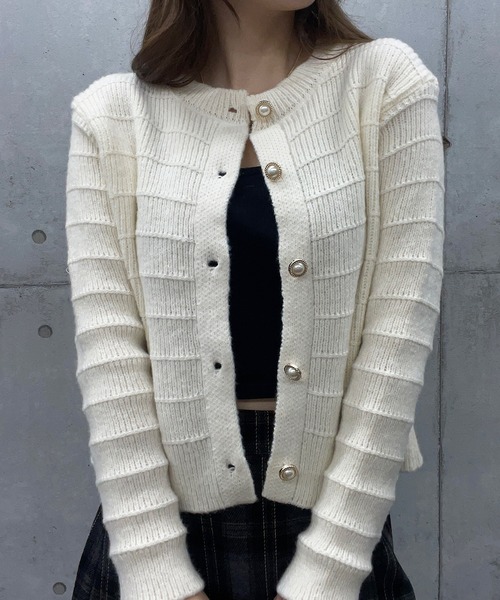 ROGER AND RAW(ロジャーアンドロウ)の「パール金ボタン ニットカーディガン(カーディガン/ボレロ・レディース・ホワイト/ライトブラウン/ブラック/ピンク・FREE)」の12枚目の写真