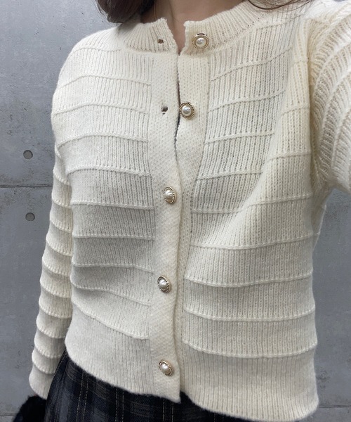 ROGER AND RAW(ロジャーアンドロウ)の「パール金ボタン ニットカーディガン(カーディガン/ボレロ・レディース・ホワイト/ライトブラウン/ブラック/ピンク・FREE)」の13枚目の写真