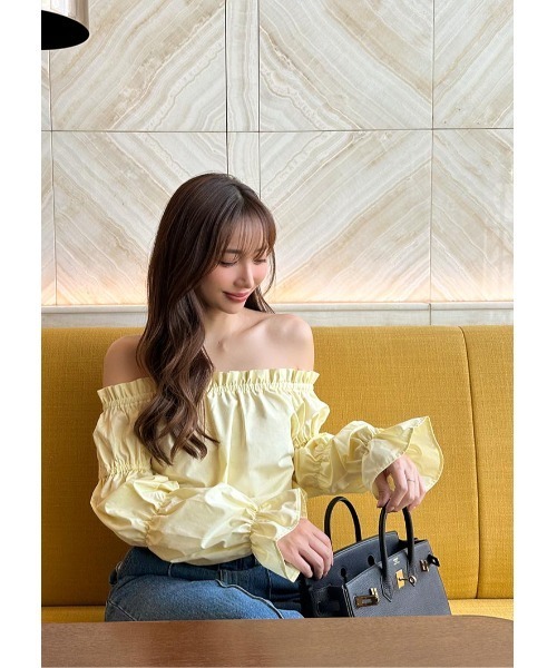 LUDICRUM（ルーディクルム）の「Off shoulder blouse（シャツ/ブラウス・レディース・ブラック/オフホワイト/ライトイエロー・FREE）」の3枚目の写真