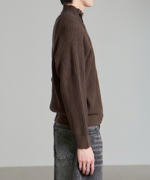 Chikashitsu +(チカシツプラス)の「【Chikashitsu +】shoulder zipper rib knit / 【チカシツプラス】ショルダージッパーリブニット(ニット/セーター・メンズ・ブラック/ブラウン/カーキ・ONE SIZE)」の14枚目の写真