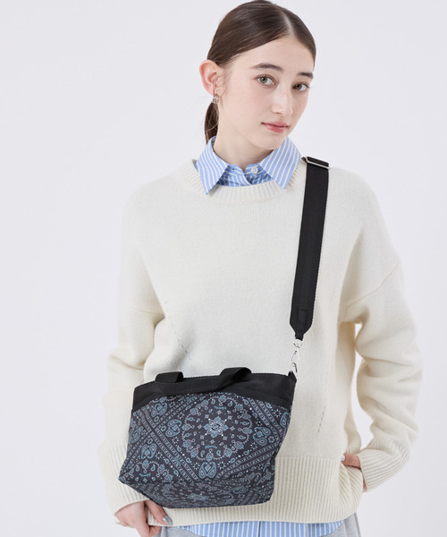 LeSportsac(レスポートサック)の「SMALL BUCKET TOTE ステレートバンダナ(トートバッグ・レディース・グレー・FREE)」の1枚目の写真