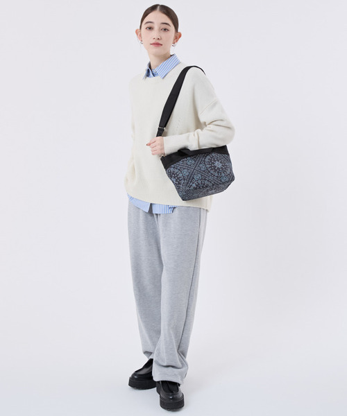 LeSportsac(レスポートサック)の「SMALL BUCKET TOTE ステレートバンダナ(トートバッグ・レディース・グレー・FREE)」の3枚目の写真