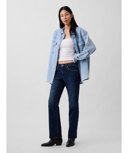GAP(ギャップ)の「ミッドライズ リラックスフィット ストレートデニム(デニムパンツ・レディース・インディゴブルー・27/26/23/24/25/28/29/30)」の4枚目の写真
