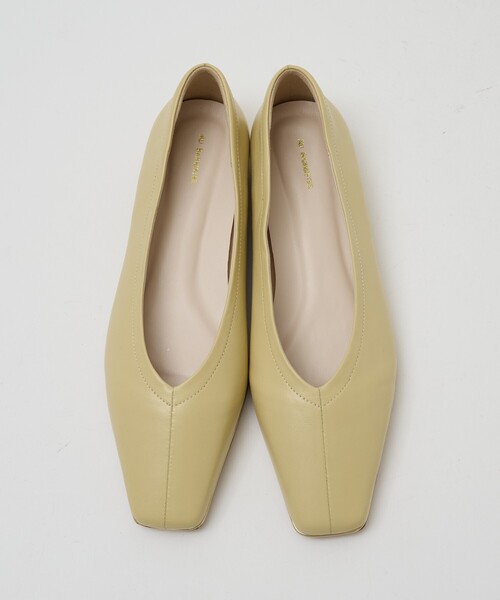 Au BANNISTER(オゥバニスター)の「【最高パンプス/1㎝ヒール】美脚×快適 パンプス(パンプス・レディース・クリーム/セージグリーン・35/36/37/38/39/40)」の3枚目の写真