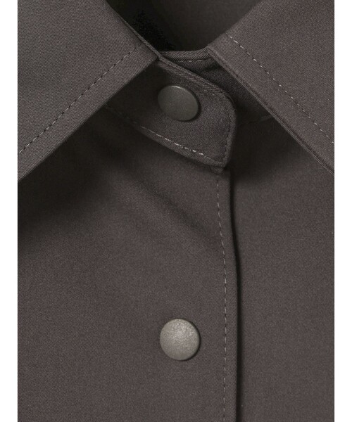 mizuiroind(ミズイロインド)の「mizuiro ind ダブルクロスワイドシャツブルゾン(その他アウター・レディース・チャコールグレー/ブラック/サンドベージュ・FREE)」の6枚目の写真