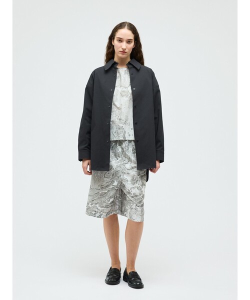 mizuiroind(ミズイロインド)の「mizuiro ind ダブルクロスワイドシャツブルゾン(その他アウター・レディース・チャコールグレー/ブラック/サンドベージュ・FREE)」の13枚目の写真