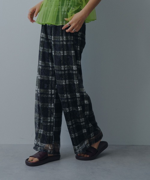 bohmal(ボマール)の「シアーチェック柄レースパンツ(その他パンツ・レディース・アイボリー/ブラック・FREE)」の2枚目の写真