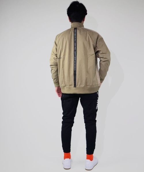 LUXE/R GOLF(ラグジュ ゴルフ)の「(RM)【LUXE/R GOLF】ストレッチ ブロード メッシュ切替え スタンド ハーフZIP(ナイロンジャケット・メンズ・ベージュ系/カーキ系/ブラック/チャコールグレー・LARGE/X-LARGE/MEDIUM)」の19枚目の写真
