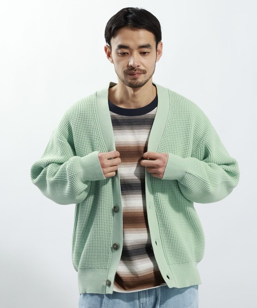 BAYFLOW(ベイフロー)の「TIDYニットカーディガン(カーディガン/ボレロ・メンズ・ベージュ/サックスブルー・MEDIUM/LARGE)」の2枚目の写真