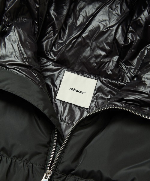 rehacer(レアセル)の「rehacer : Drape Gather Dolman Jacket / ドレープ ギャザー ドルマン ジャケット(ダウンジャケット/コート・レディース・ブラック/ブルー・SMALL)」の6枚目の写真