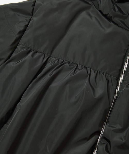 rehacer(レアセル)の「rehacer : Drape Gather Dolman Jacket / ドレープ ギャザー ドルマン ジャケット(ダウンジャケット/コート・レディース・ブラック/ブルー・SMALL)」の8枚目の写真