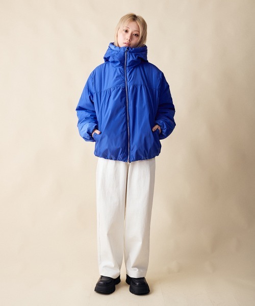 rehacer(レアセル)の「rehacer : Drape Gather Dolman Jacket / ドレープ ギャザー ドルマン ジャケット(ダウンジャケット/コート・レディース・ブラック/ブルー・SMALL)」の14枚目の写真
