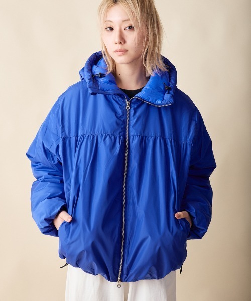 rehacer(レアセル)の「rehacer : Drape Gather Dolman Jacket / ドレープ ギャザー ドルマン ジャケット(ダウンジャケット/コート・レディース・ブラック/ブルー・SMALL)」の19枚目の写真