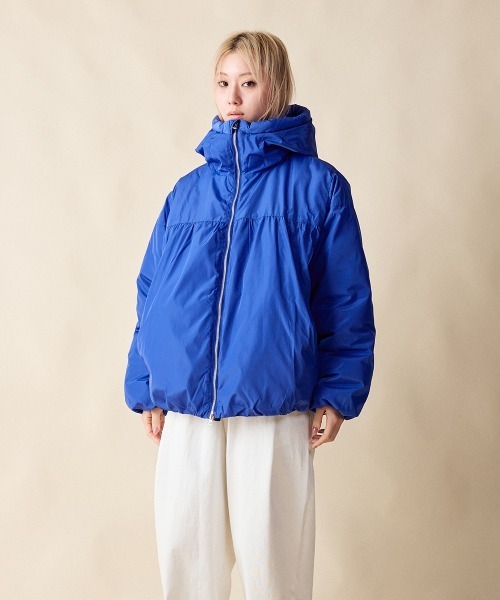 rehacer(レアセル)の「rehacer : Drape Gather Dolman Jacket / ドレープ ギャザー ドルマン ジャケット(ダウンジャケット/コート・レディース・ブラック/ブルー・SMALL)」の15枚目の写真