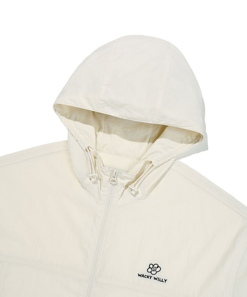 Wacky WiLLy(ワッキーウィリー)の「WOMEN'S LILY PACKABLE WINDBREAKER(ナイロンジャケット・レディース・ライトグレー/ホワイト・MEDIUM/SMALL)」の8枚目の写真