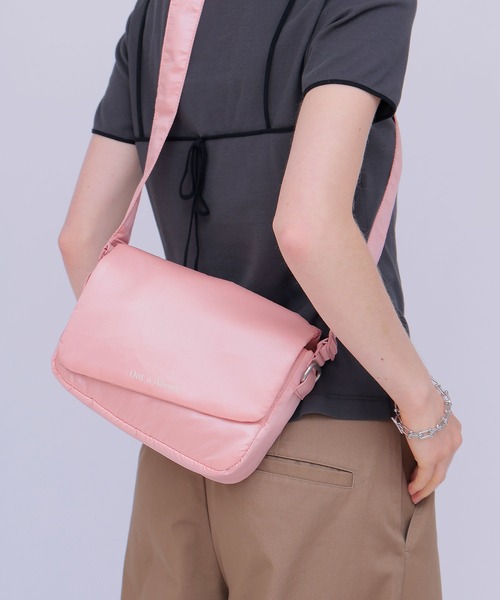 ショルダーバッグ Found Your Beautiful Blues！ ピンク 斜めがけショルダー パフショルダー【Fluffy/フラッフィー】（ショルダーバッグ）｜Out n