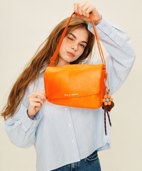 TITE IN THE STORE（ティテ　インザ　ストア）の「パフショルダー【Fluffy/フラッフィー】（ショルダーバッグ・レディース・グリーン/ピンク/ベージュ/パープル/オレンジ/ブラック・FREE）」の6枚目の写真