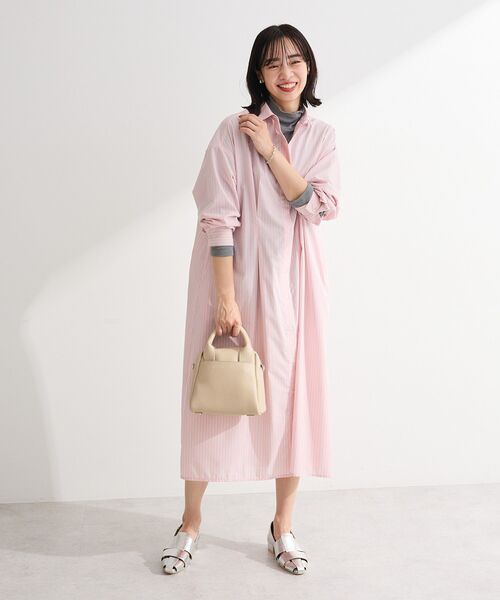 Green Parks(グリーンパークス)の「イージーケア抜け衿ウエストタックシャツワンピース(ワンピース・レディース・ネイビー/ブルー/ピンク/グリーン・FREE)」の4枚目の写真