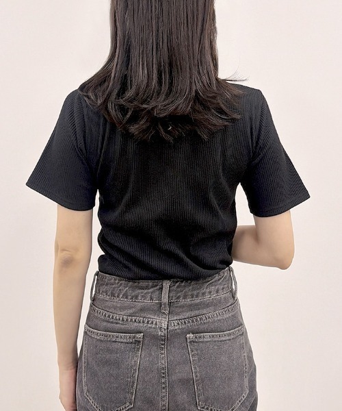 CLOTHY(クロシィ)の「【上品に、さりげなく。レースで仕込む女っぽさ】レース使いハートネックテレコT(Tシャツ/カットソー・レディース・アイボリー/ホワイト系/ブラック系/ブラック/パープル・MEDIUM/LARGE)」の12枚目の写真