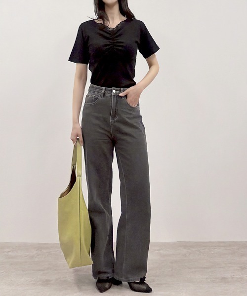 CLOTHY(クロシィ)の「【上品に、さりげなく。レースで仕込む女っぽさ】レース使いハートネックテレコT(Tシャツ/カットソー・レディース・アイボリー/ホワイト系/ブラック系/ブラック/パープル・MEDIUM/LARGE)」の13枚目の写真