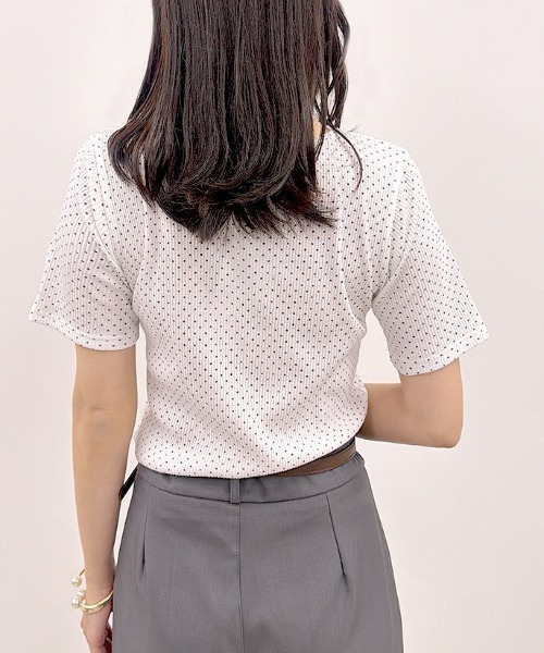 CLOTHY(クロシィ)の「【上品に、さりげなく。レースで仕込む女っぽさ】レース使いハートネックテレコT(Tシャツ/カットソー・レディース・アイボリー/ホワイト系/ブラック系/ブラック/パープル・MEDIUM/LARGE)」の20枚目の写真