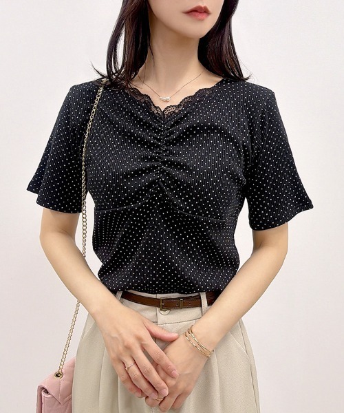 CLOTHY(クロシィ)の「【上品に、さりげなく。レースで仕込む女っぽさ】レース使いハートネックテレコT(Tシャツ/カットソー・レディース・アイボリー/ホワイト系/ブラック系/ブラック/パープル・MEDIUM/LARGE)」の22枚目の写真