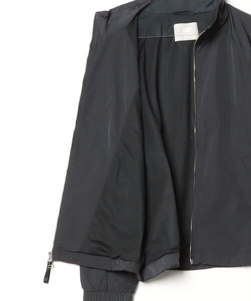 NEW BALANCE(ニューバランス)の「NB GREY ナイロンジャケット(ナイロンジャケット・メンズ・ブラック/セージグリーン・SMALL/MEDIUM/LARGE/X-LARGE/XX-LARGE)」の15枚目の写真
