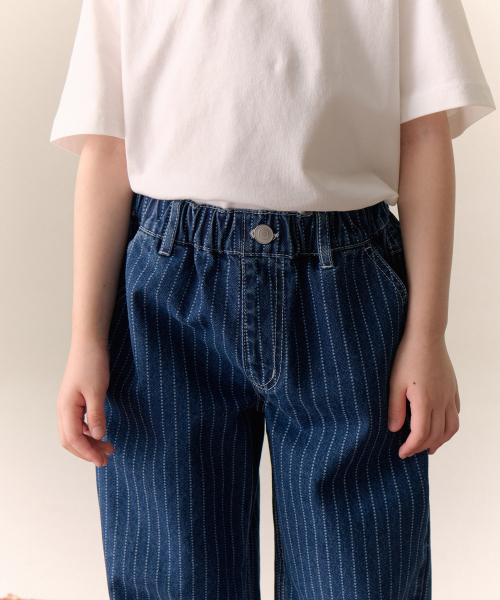 MUSINSA STANDARD KIDS（ムシンサスタンダードキッズ）の「ストライプワイドバンディングデニムパンツ[ミディアムインディゴ]（デニムパンツ・レディース・その他・140/150/160/110/120/130）」の4枚目の写真