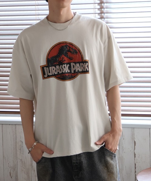 CORPUS SELECT(コーパストーキョー)の「【シネマコレクション】アソートデザイン ユーズド風 クルーネック Tシャツ (ユニバーサル・ワーナー)(Tシャツ/カットソー・メンズ・ホワイト系2/ブラック系1/ブラック系2/ブラック系3/ブラック系4/ホワイト系1/ホワイト系3/ホワイト系4・LL/L/M)」の2枚目の写真