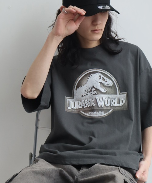 CORPUS SELECT(コーパストーキョー)の「【シネマコレクション】アソートデザイン ユーズド風 クルーネック Tシャツ (ユニバーサル・ワーナー)(Tシャツ/カットソー・メンズ・ホワイト系2/ブラック系1/ブラック系2/ブラック系3/ブラック系4/ホワイト系1/ホワイト系3/ホワイト系4・LL/L/M)」の6枚目の写真