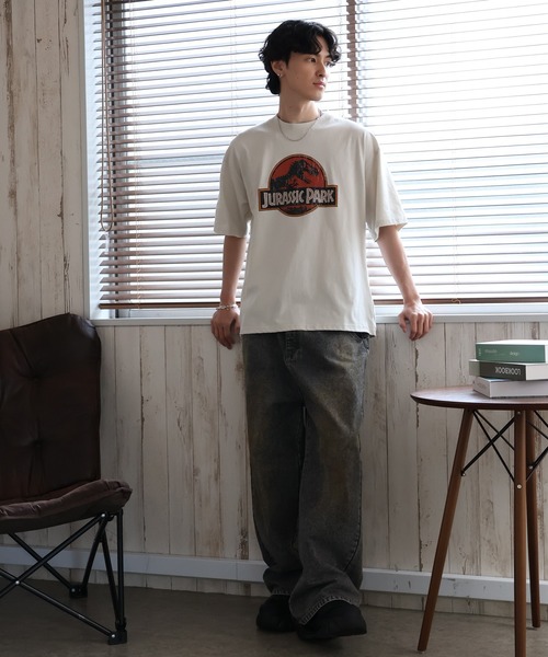 CORPUS SELECT(コーパストーキョー)の「【シネマコレクション】アソートデザイン ユーズド風 クルーネック Tシャツ (ユニバーサル・ワーナー)(Tシャツ/カットソー・メンズ・ホワイト系2/ブラック系1/ブラック系2/ブラック系3/ブラック系4/ホワイト系1/ホワイト系3/ホワイト系4・LL/L/M)」の19枚目の写真