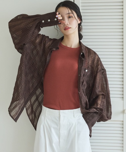 Doux archives(ドゥアルシーヴ)の「【ZOZO限定】チェックシアーボリュームスリーブシャツ(シャツ/ブラウス・レディース・ベージュ/ブラウン/チャコールグレー・FREE)」の3枚目の写真