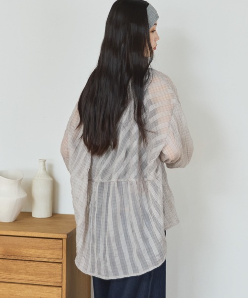 Doux archives(ドゥアルシーヴ)の「【ZOZO限定】チェックシアーボリュームスリーブシャツ(シャツ/ブラウス・レディース・ベージュ/ブラウン/チャコールグレー・FREE)」の22枚目の写真
