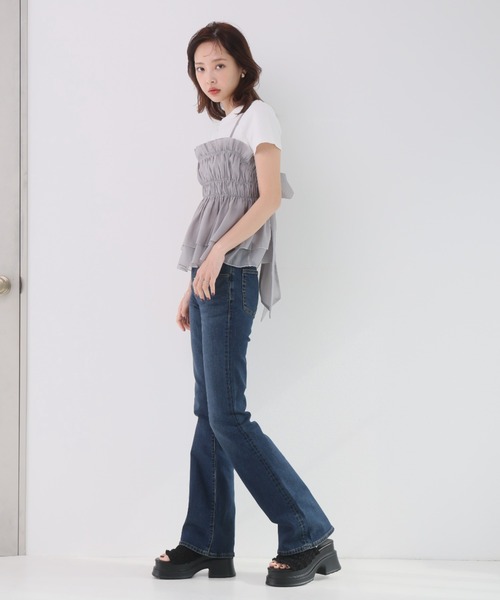 VIVIAN(ヴィヴィアン)の「フリルギャザー厚底プラットフォームミュールサンダル(サンダル・レディース・アイボリー/ブラック/ラベンダー・L/M/S)」の5枚目の写真