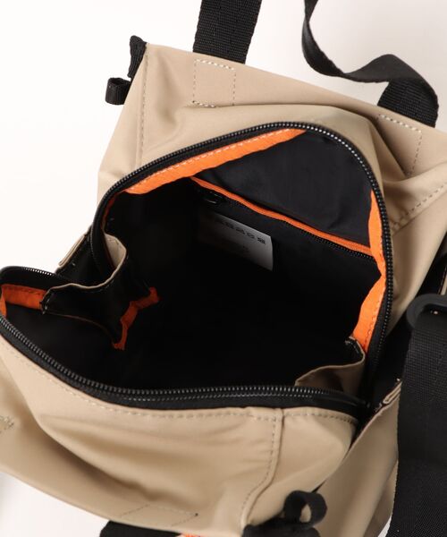 UNIVERSAL OVERALL(ユニバーサルオーバーオール)の「2WAY mini shoulder / ショルダーバッグ(ショルダーバッグ・レディース・チャコール/ベージュ/ラベンダー/ブラック/レッド・FREE)」の10枚目の写真