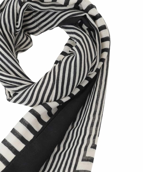 a.v.v（アーヴェヴェ）の「大判ストール（ストール/ショール・レディース・ブラック・38）」の10枚目の写真