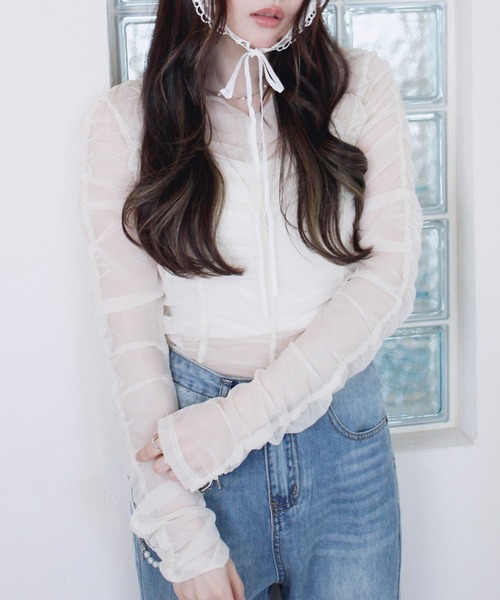 Reurie'(レウリィ)の「シャーリングシアートップス 春服 春 レイヤード ギャザー インナー 透け感 カジュアル シンプル(Tシャツ/カットソー・レディース・ブラック/アイボリー/ブルー・FREE)」の4枚目の写真