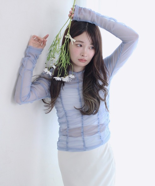 Reurie'(レウリィ)の「シャーリングシアートップス 春服 春 レイヤード ギャザー インナー 透け感 カジュアル シンプル(Tシャツ/カットソー・レディース・ブラック/アイボリー/ブルー・FREE)」の6枚目の写真