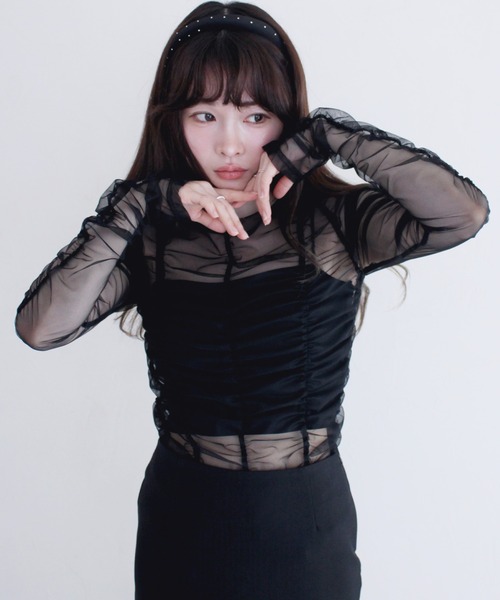 Reurie'(レウリィ)の「シャーリングシアートップス 春服 春 レイヤード ギャザー インナー 透け感 カジュアル シンプル(Tシャツ/カットソー・レディース・ブラック/アイボリー/ブルー・FREE)」の13枚目の写真
