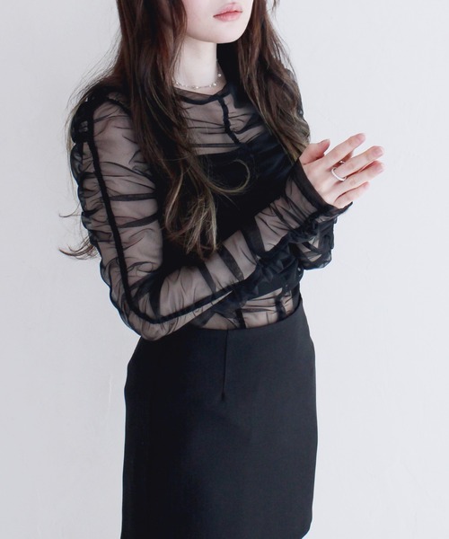 Reurie'(レウリィ)の「シャーリングシアートップス 春服 春 レイヤード ギャザー インナー 透け感 カジュアル シンプル(Tシャツ/カットソー・レディース・ブラック/アイボリー/ブルー・FREE)」の12枚目の写真