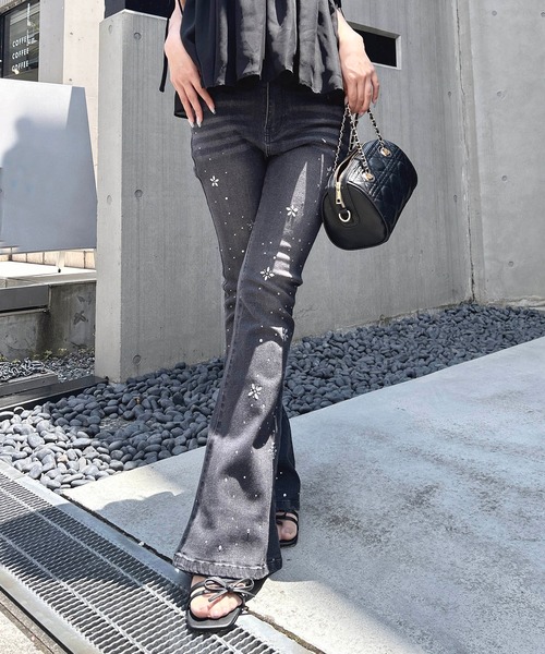 INGNI(イング)の「ビジュー付フレアデニムパンツ(デニムパンツ・レディース・ブルー系その他/ブルー系その他3・M/S/XS/L)」の14枚目の写真