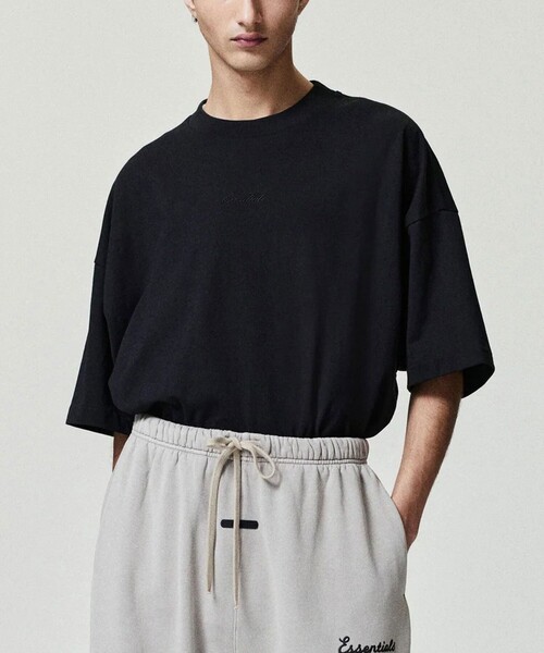 FOG ESSENTIALS(エフオージーエッセンシャルズ)の「<FEAR OF GOD ESSENTIALS>ESSENTIAL Tシャツ(Tシャツ/カットソー・メンズ・ブラック/ナチュラル/オフホワイト・XS/M/S/L)」の15枚目の写真