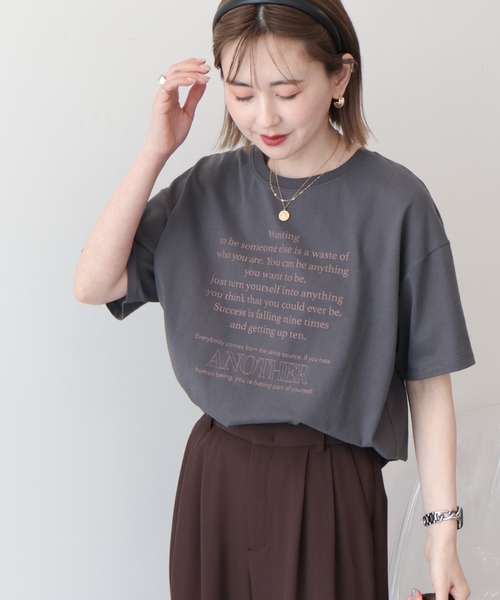AMERICAN HOLIC(アメリカンホリック)の「メッセージロゴTシャツ(Tシャツ/カットソー・レディース・オフホワイト/チャコールグレー/ホワイト系その他・M/L)」の3枚目の写真
